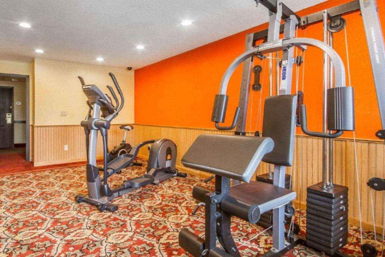 Rodeway Inn & Suites Madison East Zewnętrze zdjęcie