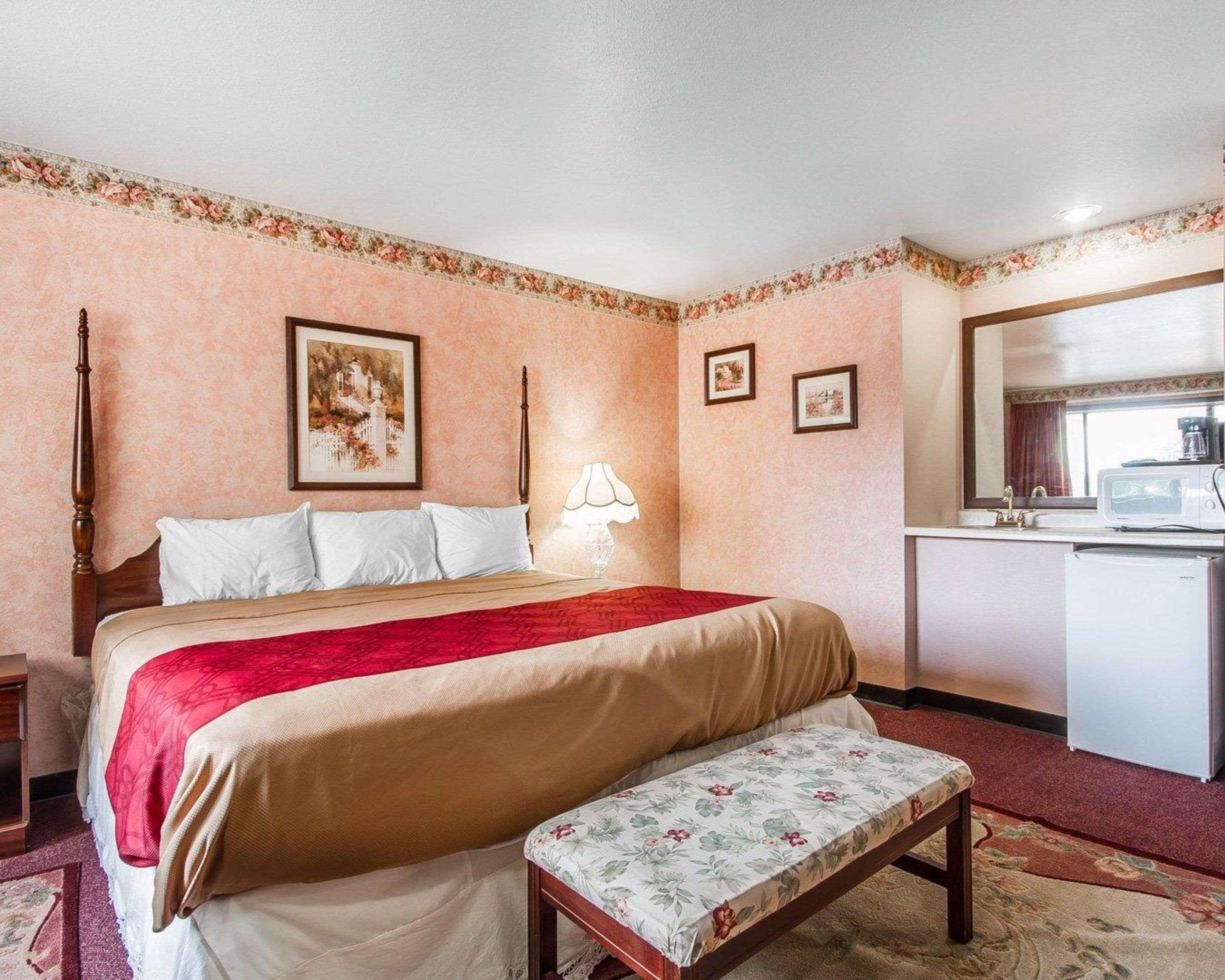 Rodeway Inn & Suites Madison East Zewnętrze zdjęcie