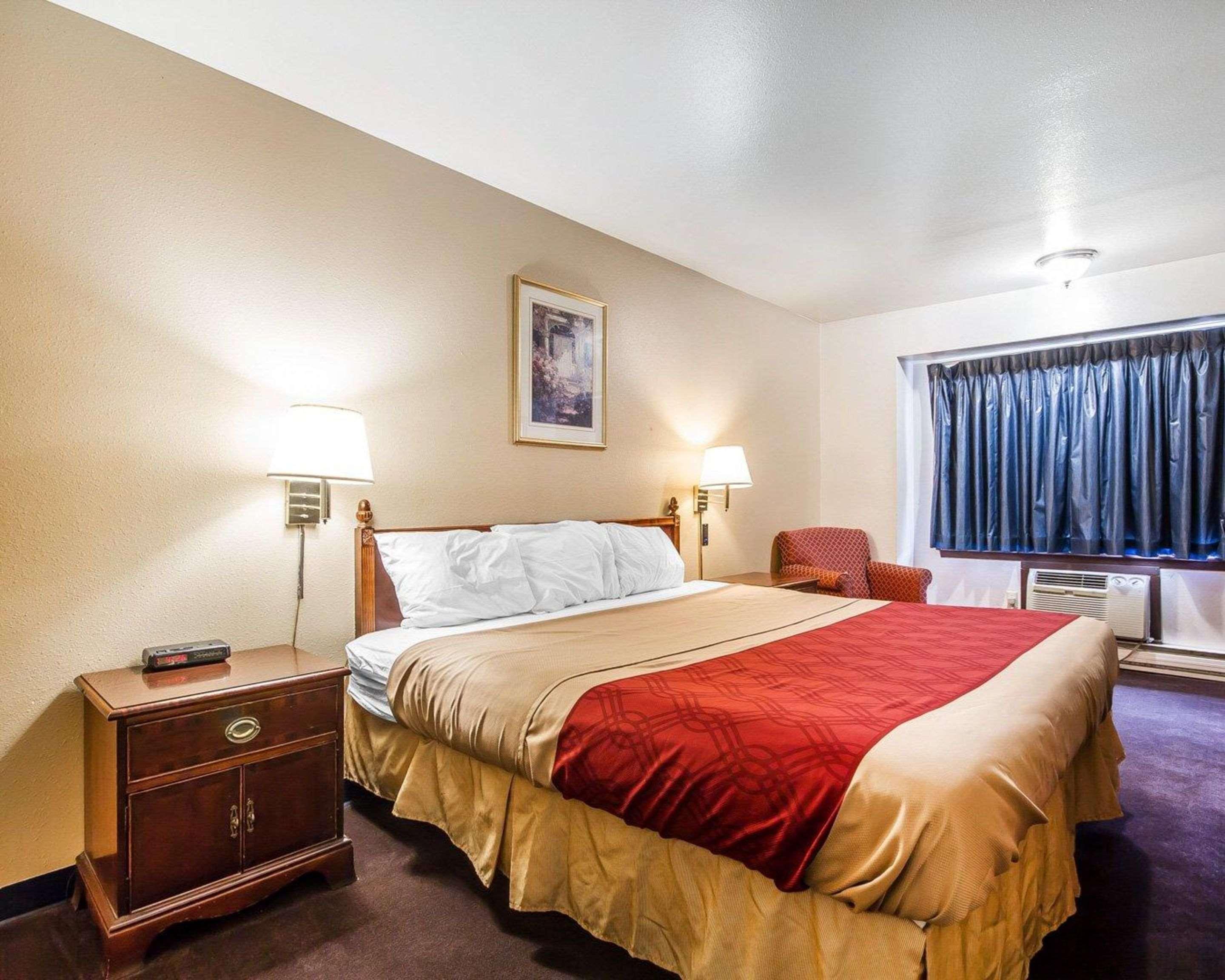 Rodeway Inn & Suites Madison East Zewnętrze zdjęcie