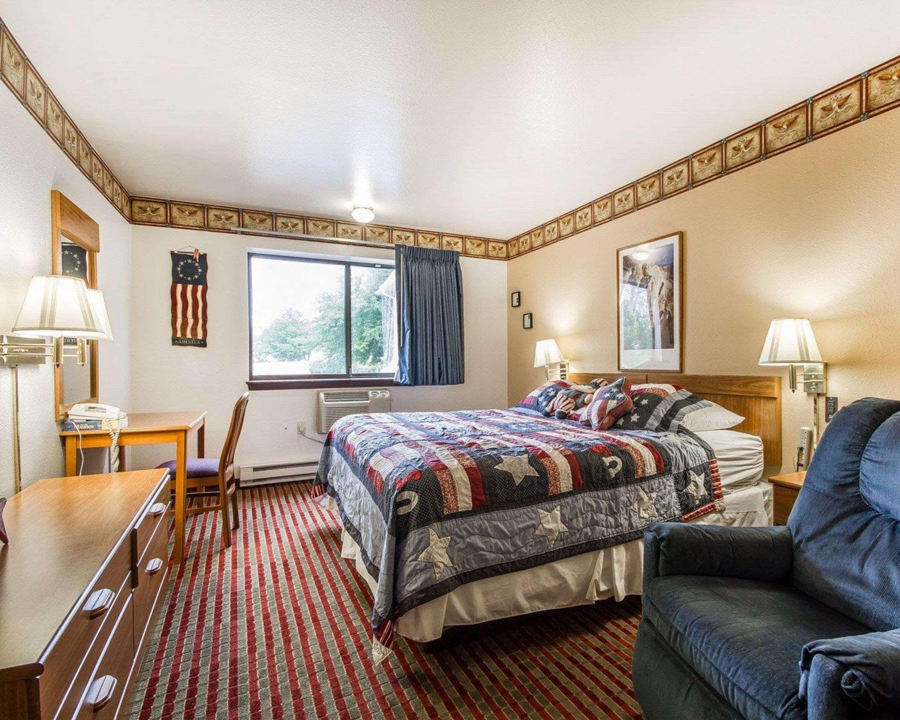 Rodeway Inn & Suites Madison East Zewnętrze zdjęcie