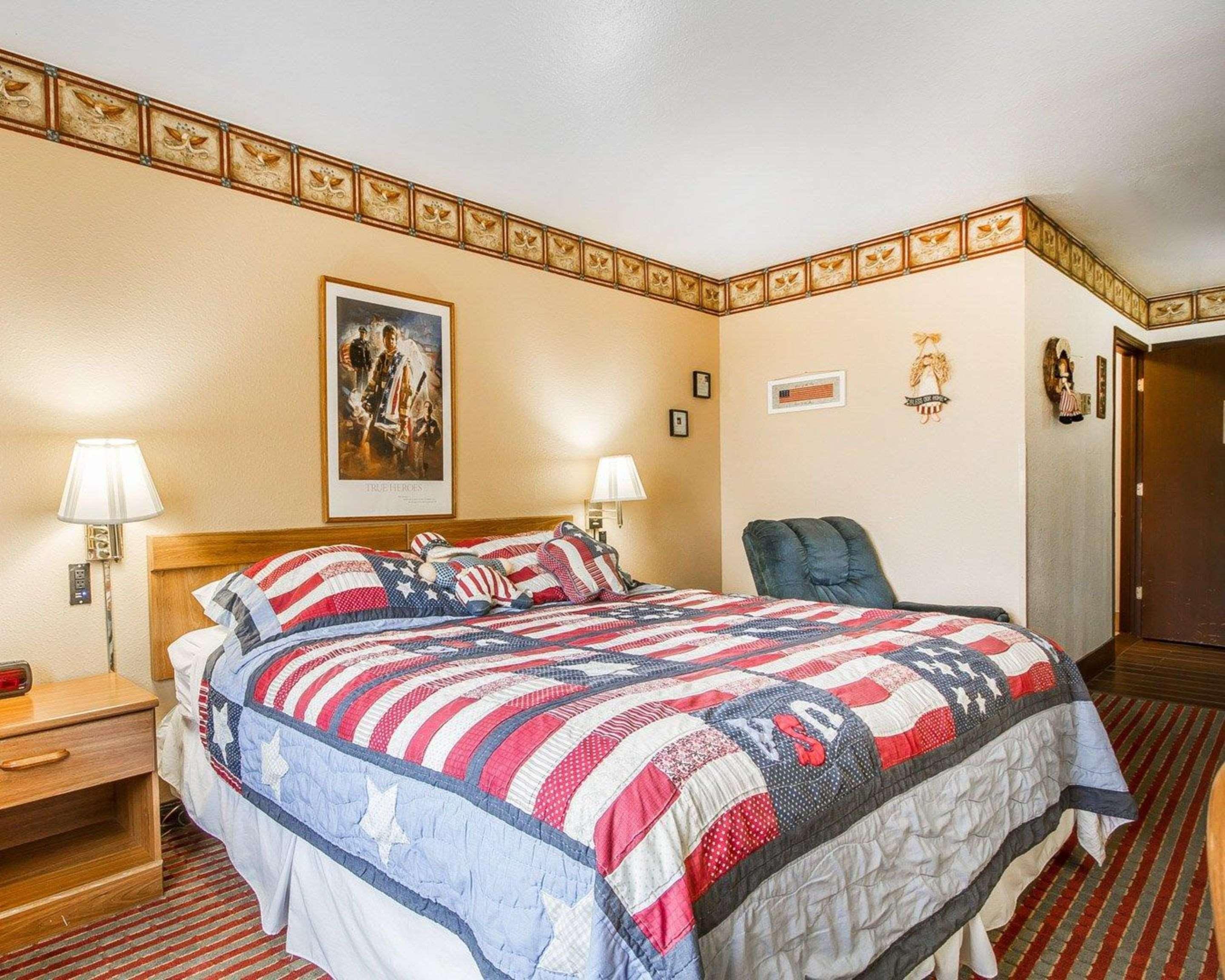 Rodeway Inn & Suites Madison East Zewnętrze zdjęcie
