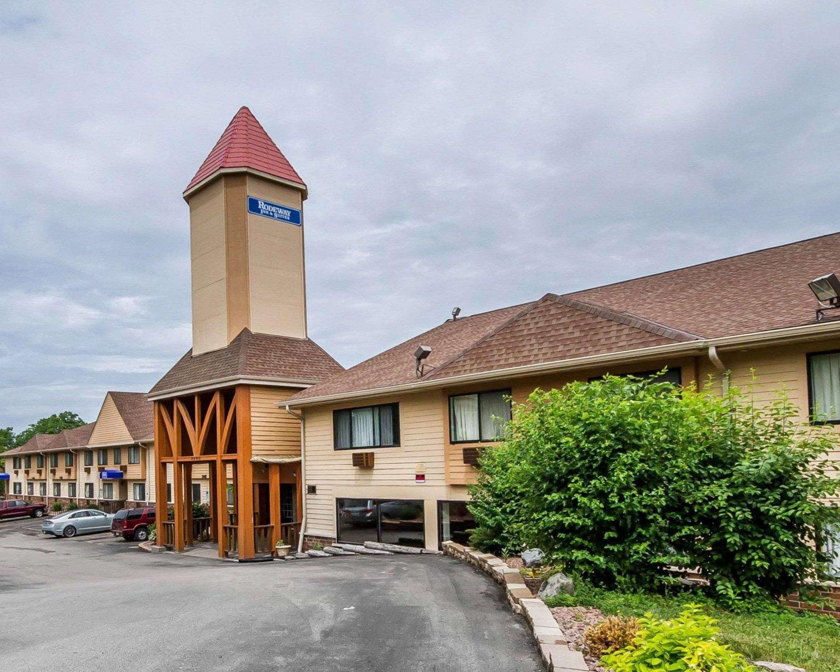 Rodeway Inn & Suites Madison East Zewnętrze zdjęcie
