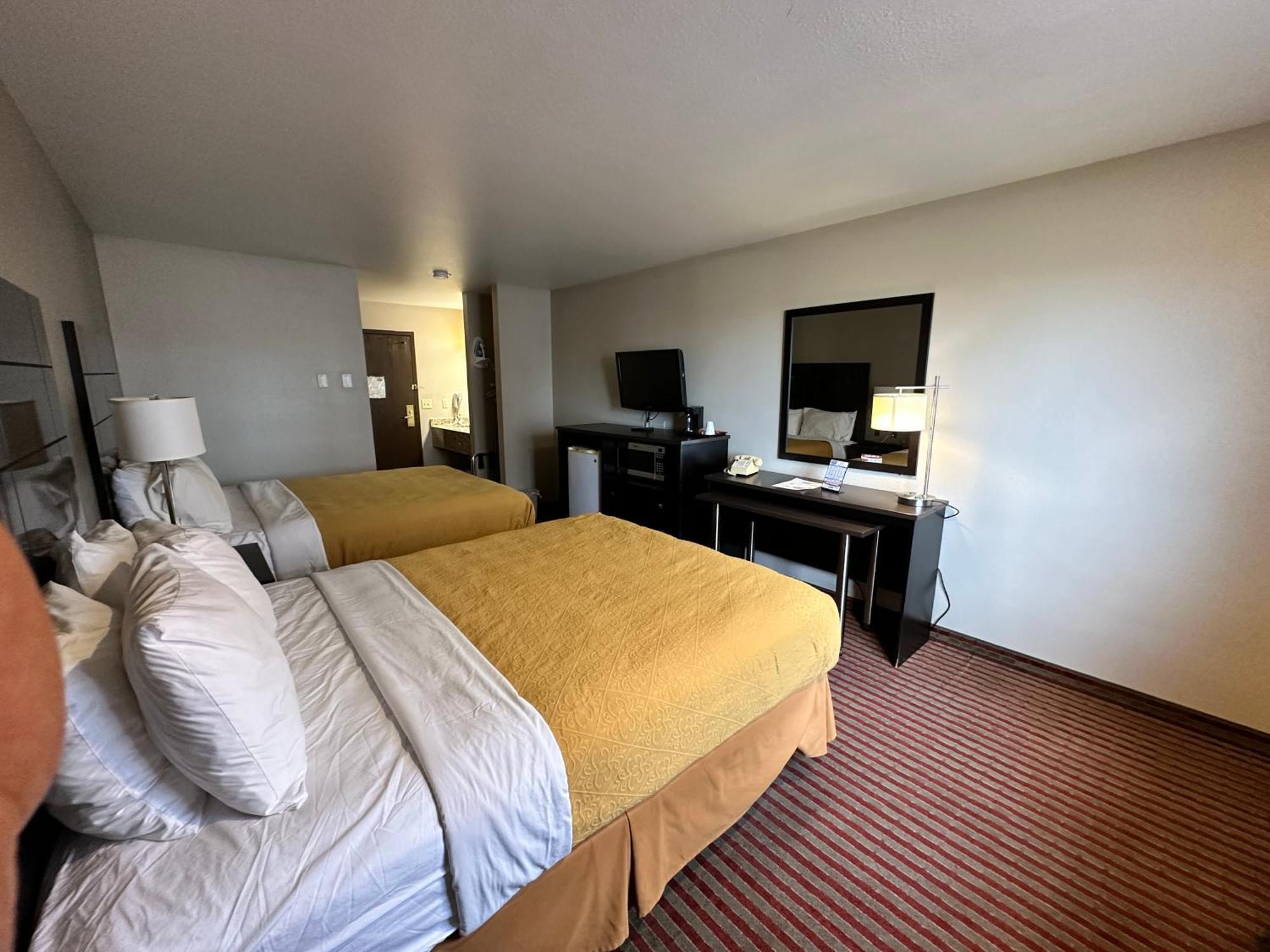 Rodeway Inn & Suites Madison East Zewnętrze zdjęcie