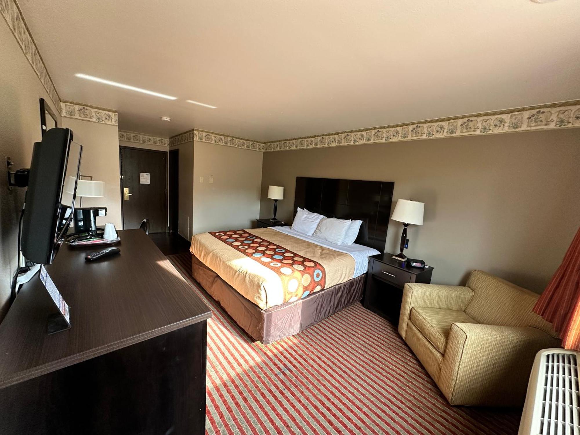 Rodeway Inn & Suites Madison East Zewnętrze zdjęcie