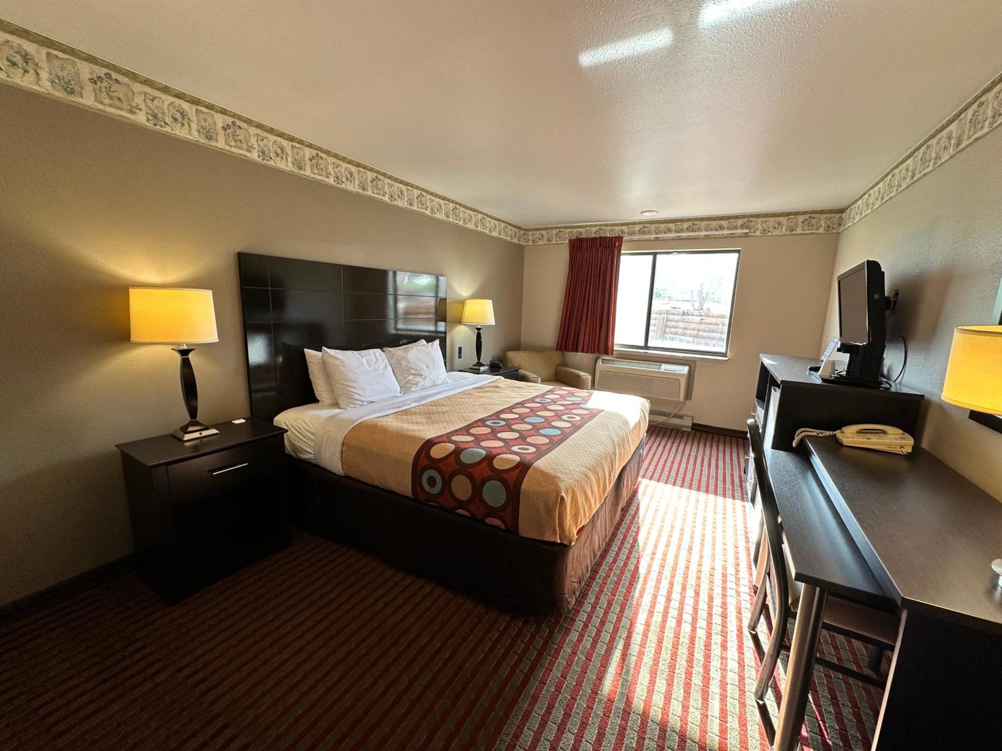 Rodeway Inn & Suites Madison East Zewnętrze zdjęcie