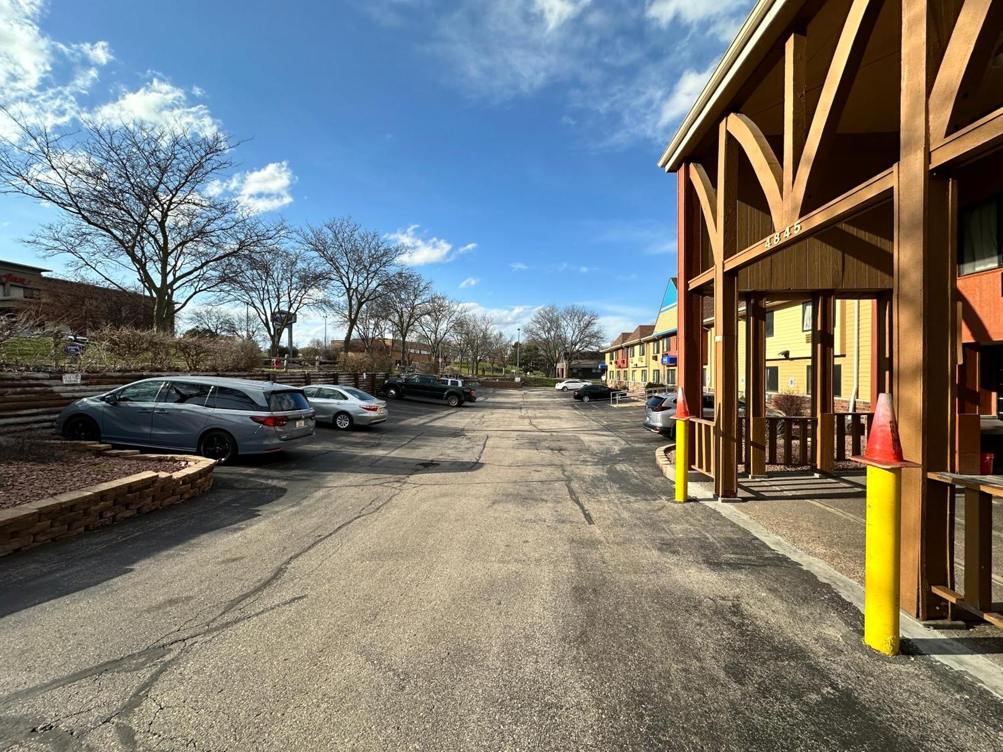 Rodeway Inn & Suites Madison East Zewnętrze zdjęcie
