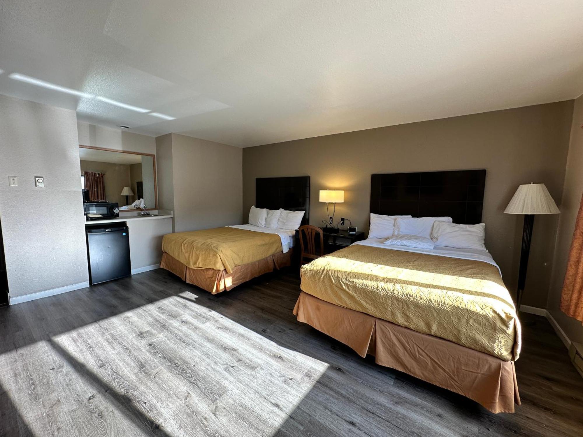 Rodeway Inn & Suites Madison East Zewnętrze zdjęcie