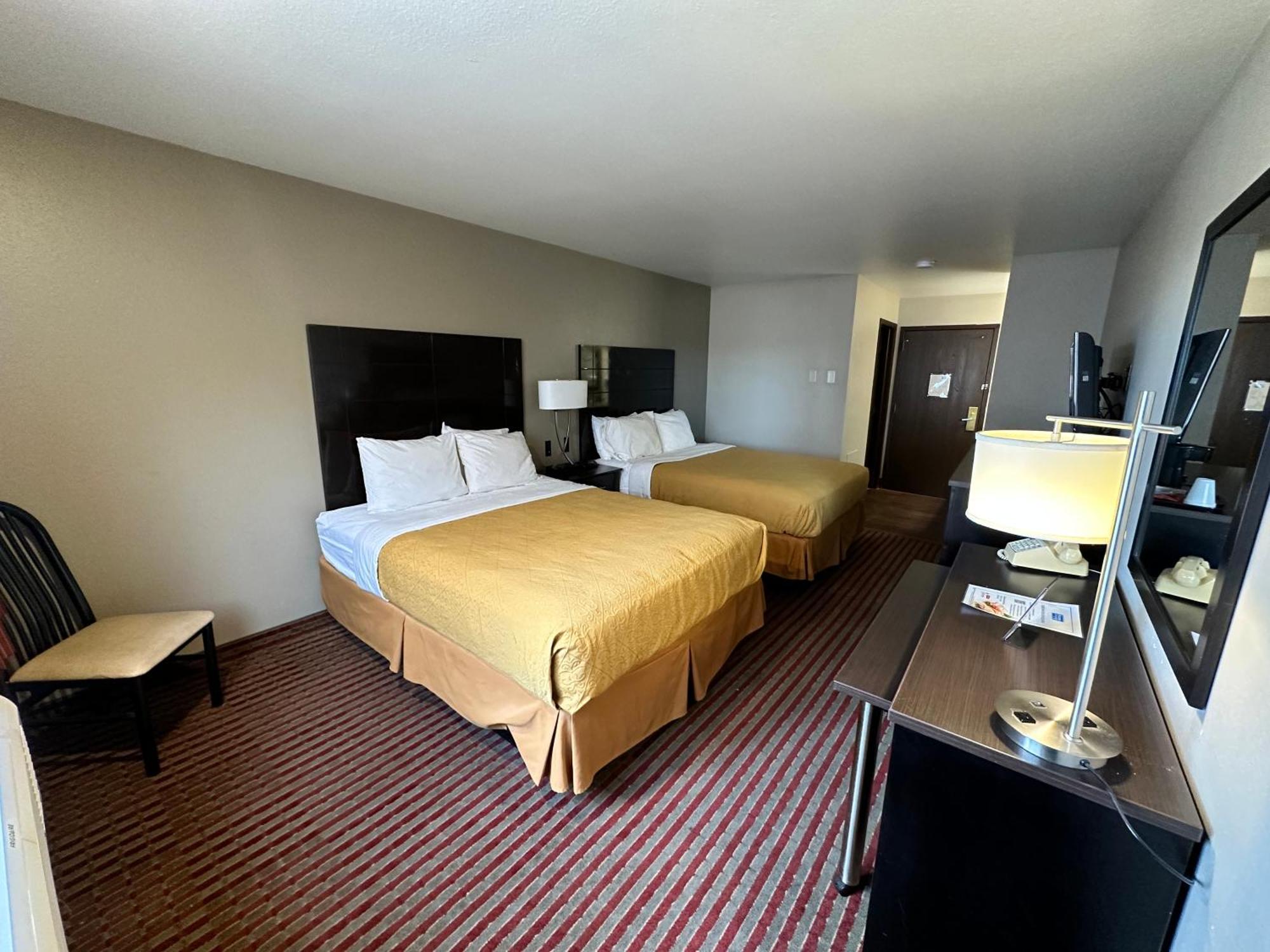 Rodeway Inn & Suites Madison East Zewnętrze zdjęcie
