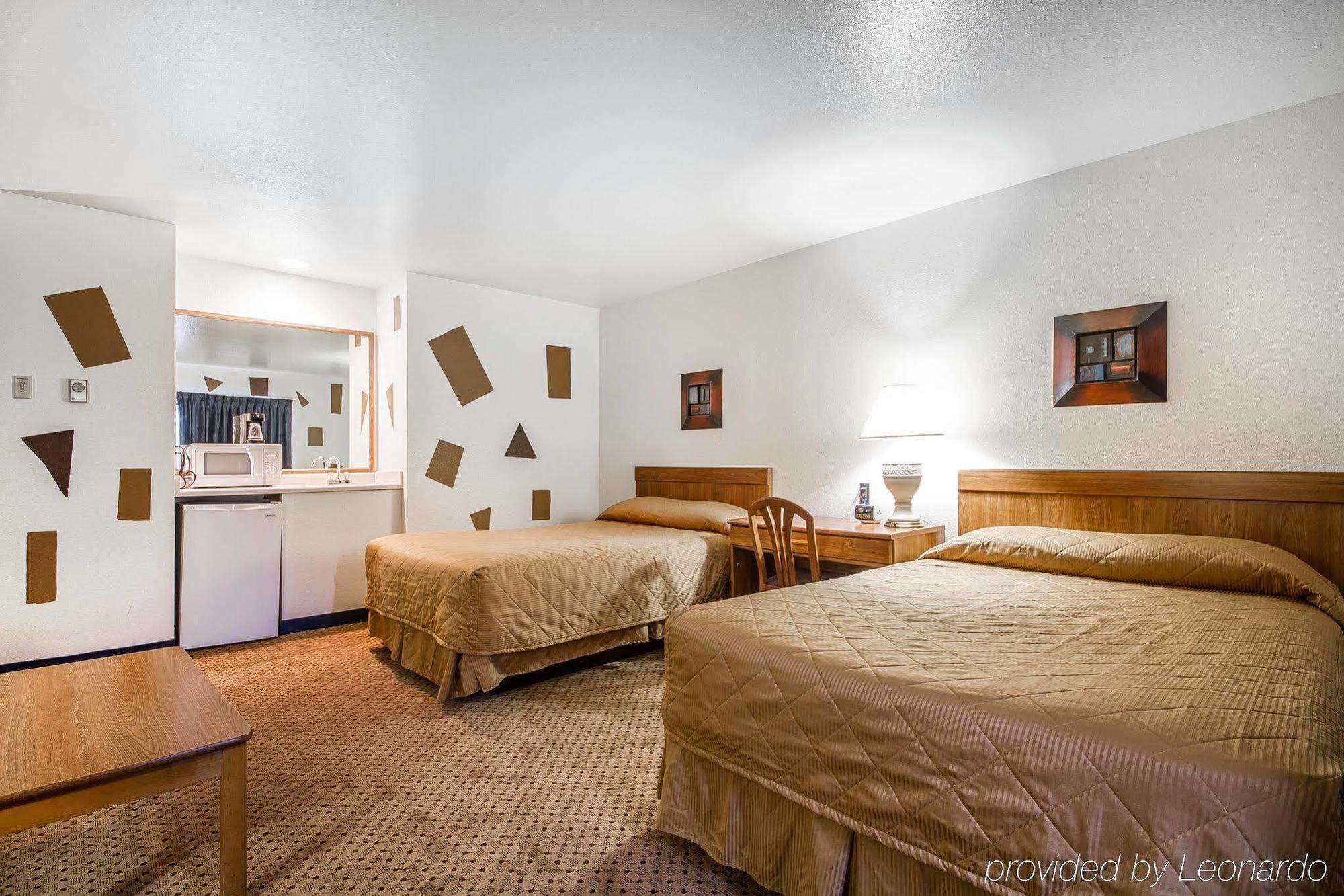 Rodeway Inn & Suites Madison East Zewnętrze zdjęcie