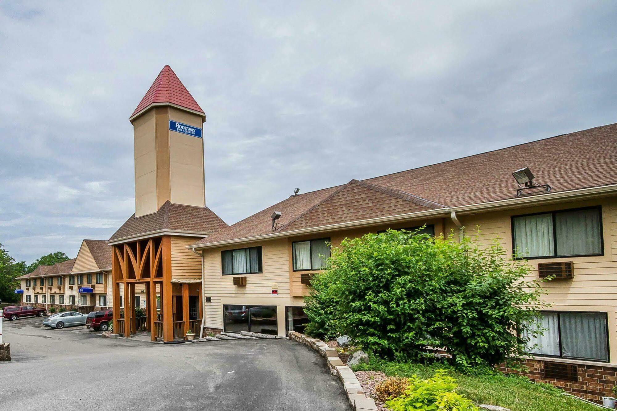 Rodeway Inn & Suites Madison East Zewnętrze zdjęcie